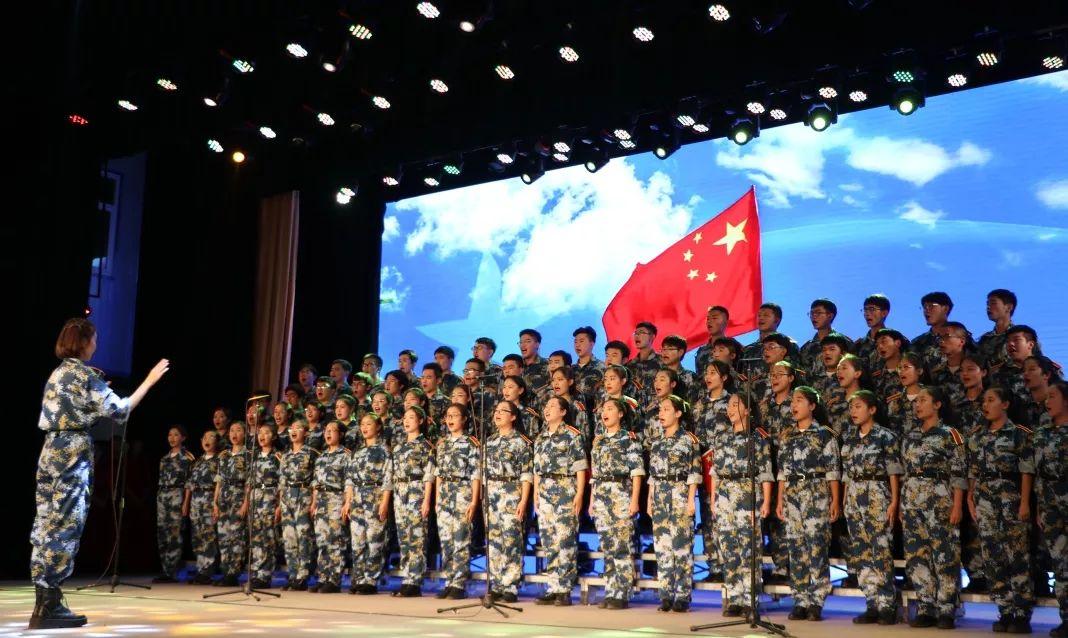 发现喜欢的人有女朋友了怎么办？要不要继续追她？游戏画面
