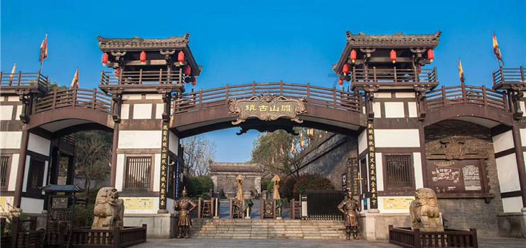 湘西悍匪年近古稀徒手抓野狗;为匪五十载,机关算尽终究恶贯满盈